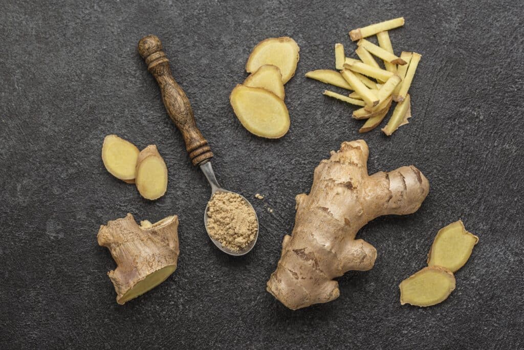ginger root with power and cutting peace of ginger 
